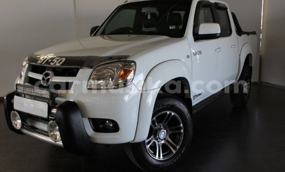 Acheter Occasion Voiture Mazda BT-50 Blanc à Beitbridge, Matabeleland South Acheter Occasion Voiture Mazda BT-50 Blanc à Beitbridge, Matabeleland South