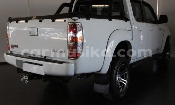 Acheter Occasion Voiture Mazda BT-50 Blanc à Beitbridge, Matabeleland South Acheter Occasion Voiture Mazda BT-50 Blanc à Beitbridge, Matabeleland South
