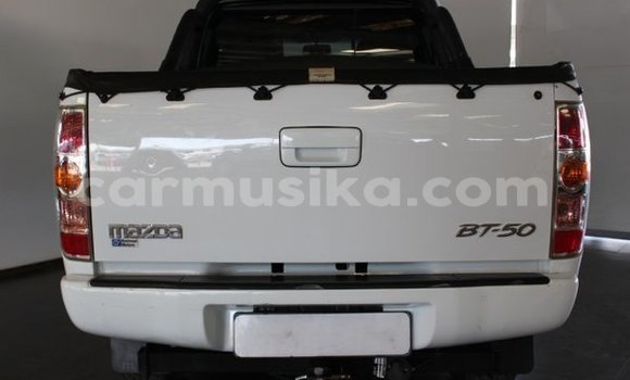 Acheter Occasion Voiture Mazda BT-50 Blanc à Beitbridge, Matabeleland South Acheter Occasion Voiture Mazda BT-50 Blanc à Beitbridge, Matabeleland South