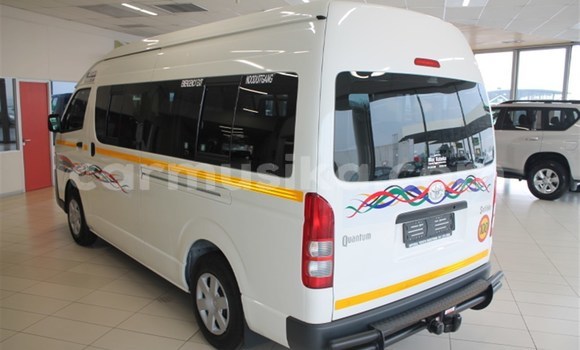 Acheter Occasion Voiture Toyota Sprinter Blanc à Beitbridge, Matabeleland South Acheter Occasion Voiture Toyota Sprinter Blanc à Beitbridge, Matabeleland South