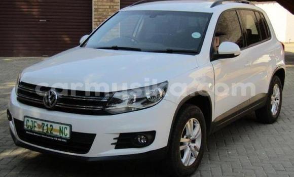 Acheter Occasion Voiture Volkswagen Tiguan Blanc à Beitbridge, Matabeleland South Acheter Occasion Voiture Volkswagen Tiguan Blanc à Beitbridge, Matabeleland South