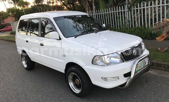 Tenga Tsaru Toyota Avanza Chena Mota in Beitbridge in Matabeleland South Tenga Tsaru Toyota Avanza Chena Mota in Beitbridge in Matabeleland South