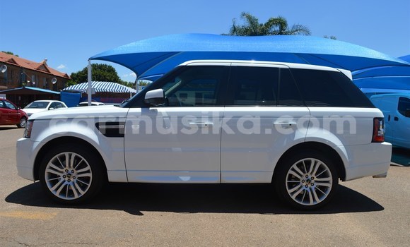 Tenga Tsaru Land Rover Range Rover Chena Mota in Beitbridge in Matabeleland South Tenga Tsaru Land Rover Range Rover Chena Mota in Beitbridge in Matabeleland South
