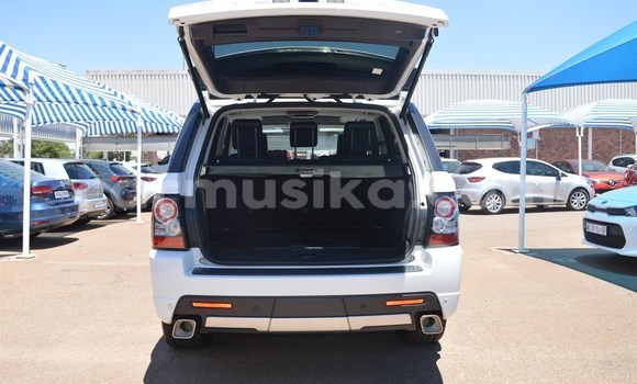 Tenga Tsaru Land Rover Range Rover Chena Mota in Beitbridge in Matabeleland South Tenga Tsaru Land Rover Range Rover Chena Mota in Beitbridge in Matabeleland South