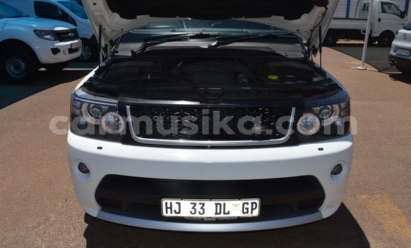 Tenga Tsaru Land Rover Range Rover Chena Mota in Beitbridge in Matabeleland South Tenga Tsaru Land Rover Range Rover Chena Mota in Beitbridge in Matabeleland South