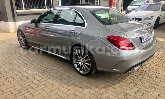 Tenga Tsaru Mercedes‒Benz 200 Sirivha Mota in Beitbridge in Matabeleland South Tenga Tsaru Mercedes‒Benz 200 Sirivha Mota in Beitbridge in Matabeleland South