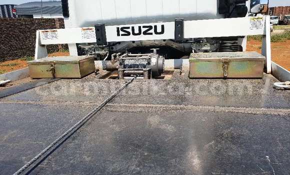 Acheter Occasion Voiture Isuzu KB Blanc à Beitbridge, Matabeleland South Acheter Occasion Voiture Isuzu KB Blanc à Beitbridge, Matabeleland South