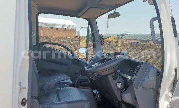 Acheter Occasion Voiture Isuzu KB Blanc à Beitbridge, Matabeleland South Acheter Occasion Voiture Isuzu KB Blanc à Beitbridge, Matabeleland South