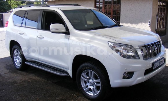 Tenga Tsaru Toyota Land Cruiser Prado Chena Mota in Beitbridge in Matabeleland South Tenga Tsaru Toyota Land Cruiser Prado Chena Mota in Beitbridge in Matabeleland South