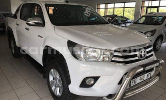 Acheter Occasion Voiture Toyota Hilux Blanc à Beitbridge, Matabeleland South Acheter Occasion Voiture Toyota Hilux Blanc à Beitbridge, Matabeleland South