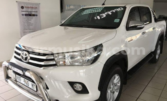 Acheter Occasion Voiture Toyota Hilux Blanc à Beitbridge, Matabeleland South Acheter Occasion Voiture Toyota Hilux Blanc à Beitbridge, Matabeleland South