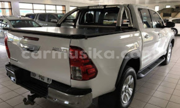 Acheter Occasion Voiture Toyota Hilux Blanc à Beitbridge, Matabeleland South Acheter Occasion Voiture Toyota Hilux Blanc à Beitbridge, Matabeleland South