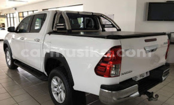 Acheter Occasion Voiture Toyota Hilux Blanc à Beitbridge, Matabeleland South Acheter Occasion Voiture Toyota Hilux Blanc à Beitbridge, Matabeleland South
