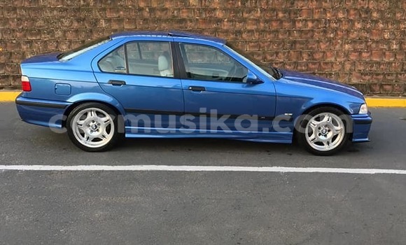 Acheter Occasion Voiture BMW M3 Bleu à Beitbridge, Matabeleland South Acheter Occasion Voiture BMW M3 Bleu à Beitbridge, Matabeleland South