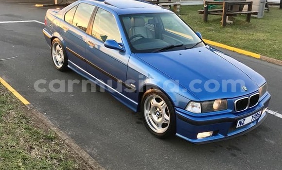 Acheter Occasion Voiture BMW M3 Bleu à Beitbridge, Matabeleland South Acheter Occasion Voiture BMW M3 Bleu à Beitbridge, Matabeleland South