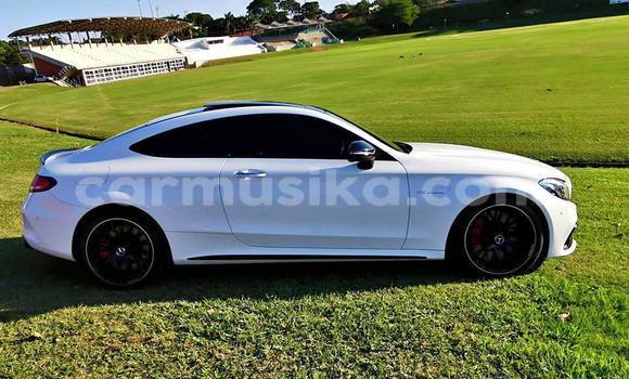 Acheter Occasion Voiture Mercedes‒Benz C–Class Blanc à Beitbridge, Matabeleland South Acheter Occasion Voiture Mercedes‒Benz C–Class Blanc à Beitbridge, Matabeleland South