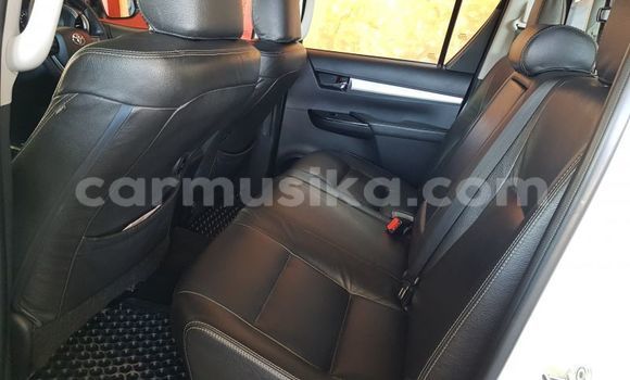 Tenga Tsaru Toyota Hilux Chena Mota in Beitbridge in Matabeleland South Tenga Tsaru Toyota Hilux Chena Mota in Beitbridge in Matabeleland South