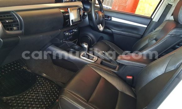 Tenga Tsaru Toyota Hilux Chena Mota in Beitbridge in Matabeleland South Tenga Tsaru Toyota Hilux Chena Mota in Beitbridge in Matabeleland South