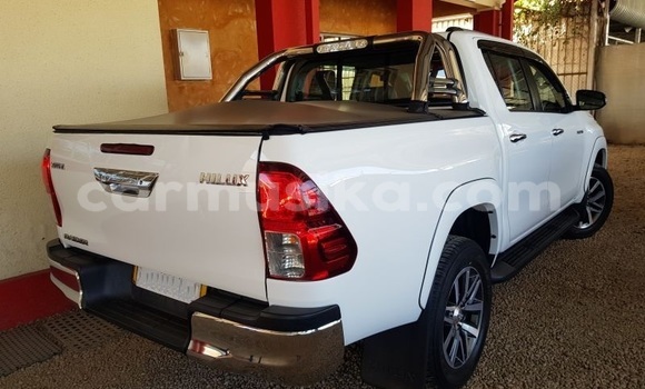 Tenga Tsaru Toyota Hilux Chena Mota in Beitbridge in Matabeleland South Tenga Tsaru Toyota Hilux Chena Mota in Beitbridge in Matabeleland South
