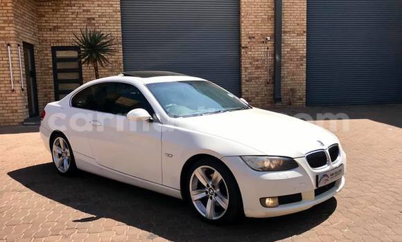 Tenga Tsaru BMW 3–Series Chena Mota in Beitbridge in Matabeleland South Tenga Tsaru BMW 3–Series Chena Mota in Beitbridge in Matabeleland South