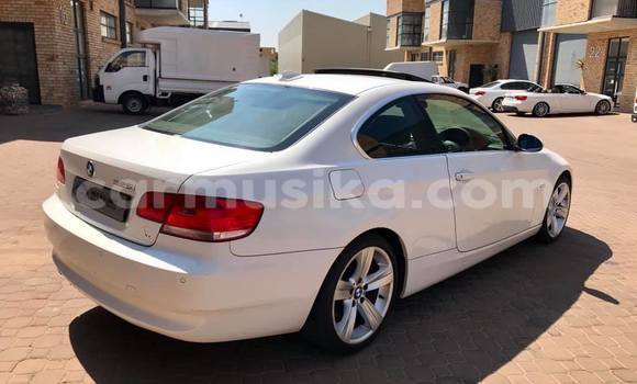 Tenga Tsaru BMW 3–Series Chena Mota in Beitbridge in Matabeleland South Tenga Tsaru BMW 3–Series Chena Mota in Beitbridge in Matabeleland South