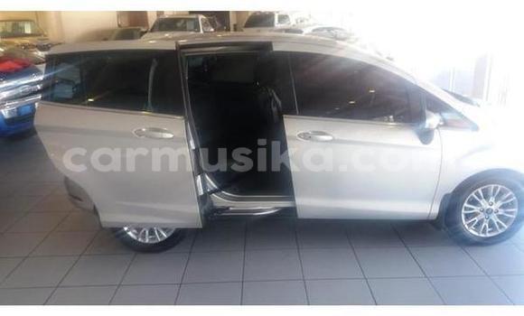 Acheter Occasion Voiture Ford B-MAX Gris à Beitbridge, Matabeleland South Acheter Occasion Voiture Ford B-MAX Gris à Beitbridge, Matabeleland South