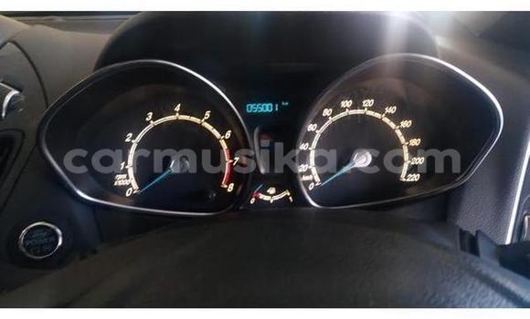 Acheter Occasion Voiture Ford B-MAX Gris à Beitbridge, Matabeleland South Acheter Occasion Voiture Ford B-MAX Gris à Beitbridge, Matabeleland South