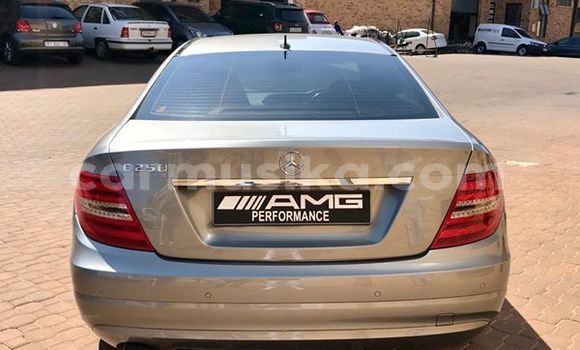 Tenga Tsaru Mercedes‒Benz C–Class Sirivha Mota in Beitbridge in Matabeleland South Tenga Tsaru Mercedes‒Benz C–Class Sirivha Mota in Beitbridge in Matabeleland South