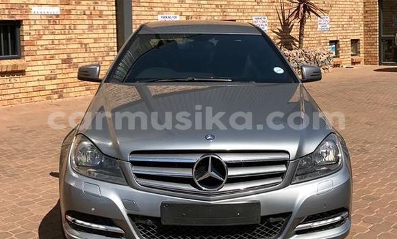 Tenga Tsaru Mercedes‒Benz C–Class Sirivha Mota in Beitbridge in Matabeleland South Tenga Tsaru Mercedes‒Benz C–Class Sirivha Mota in Beitbridge in Matabeleland South