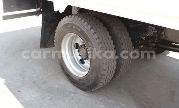 Buy Used Hino 300 Series White Truck in Beitbridge in Matabeleland South Buy Used Hino 300 Series White Truck in Beitbridge in Matabeleland South