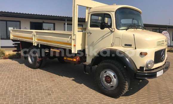 Acheter Occasion Utilitaire Mercedes‒Benz 1622 Autre à Beitbridge, Matabeleland South Acheter Occasion Utilitaire Mercedes‒Benz 1622 Autre à Beitbridge, Matabeleland South