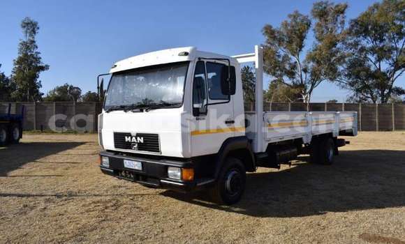 Tenga Tsaru Man D20 Sirivha Rori in Beitbridge in Matabeleland South Tenga Tsaru Man D20 Sirivha Rori in Beitbridge in Matabeleland South