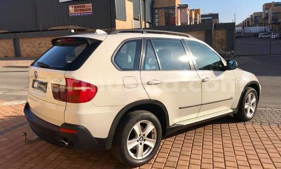 Buy Used BMW X5 White Car in Harare in Harare Buy Used BMW X5 White Car in Harare in Harare