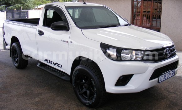 Tenga Tsaru Toyota Hilux Chena Mota in Beitbridge in Matabeleland South Tenga Tsaru Toyota Hilux Chena Mota in Beitbridge in Matabeleland South