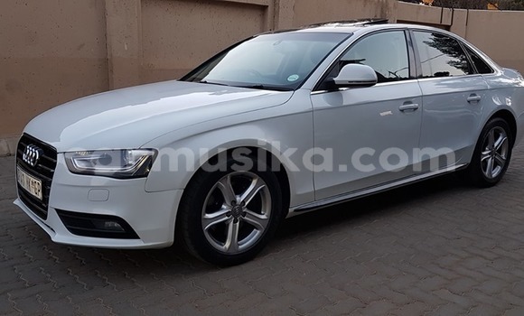 Acheter Occasion Voiture Audi A4 Blanc à Beitbridge, Matabeleland South Acheter Occasion Voiture Audi A4 Blanc à Beitbridge, Matabeleland South