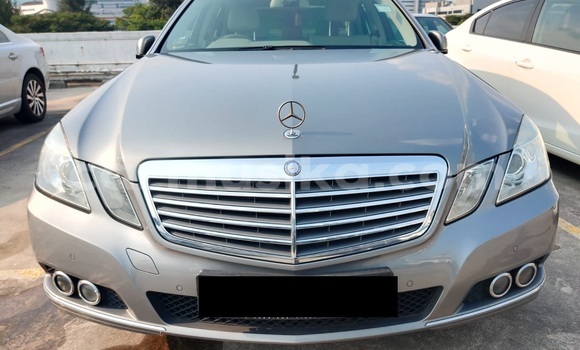 Buy Used Mercedes‒Benz 250 Silver Car in Bulawayo in Bulawayo Buy Used Mercedes‒Benz 250 Silver Car in Bulawayo in Bulawayo