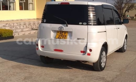 Buy Used Toyota Sienta White Car in Harare in Harare Buy Used Toyota Sienta White Car in Harare in Harare