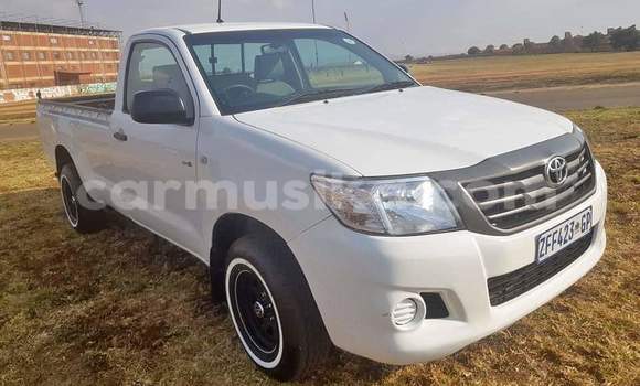 Acheter Occasion Voiture Toyota Hilux Blanc à Beitbridge, Matabeleland South Acheter Occasion Voiture Toyota Hilux Blanc à Beitbridge, Matabeleland South