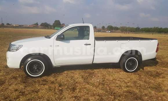 Acheter Occasion Voiture Toyota Hilux Blanc à Beitbridge, Matabeleland South Acheter Occasion Voiture Toyota Hilux Blanc à Beitbridge, Matabeleland South