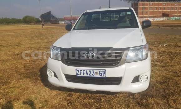 Acheter Occasion Voiture Toyota Hilux Blanc à Beitbridge, Matabeleland South Acheter Occasion Voiture Toyota Hilux Blanc à Beitbridge, Matabeleland South