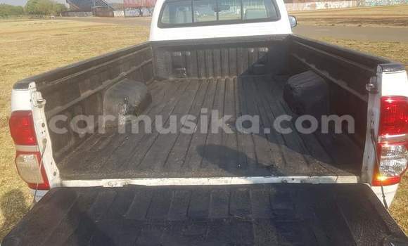 Acheter Occasion Voiture Toyota Hilux Blanc à Beitbridge, Matabeleland South Acheter Occasion Voiture Toyota Hilux Blanc à Beitbridge, Matabeleland South