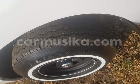 Acheter Occasion Voiture Toyota Hilux Blanc à Beitbridge, Matabeleland South Acheter Occasion Voiture Toyota Hilux Blanc à Beitbridge, Matabeleland South