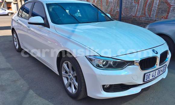 Tenga Tsaru BMW 3–Series Chena Mota in Beitbridge in Matabeleland South Tenga Tsaru BMW 3–Series Chena Mota in Beitbridge in Matabeleland South