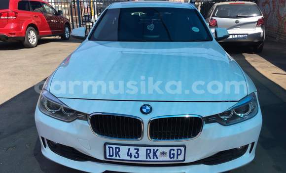 Tenga Tsaru BMW 3–Series Chena Mota in Beitbridge in Matabeleland South Tenga Tsaru BMW 3–Series Chena Mota in Beitbridge in Matabeleland South
