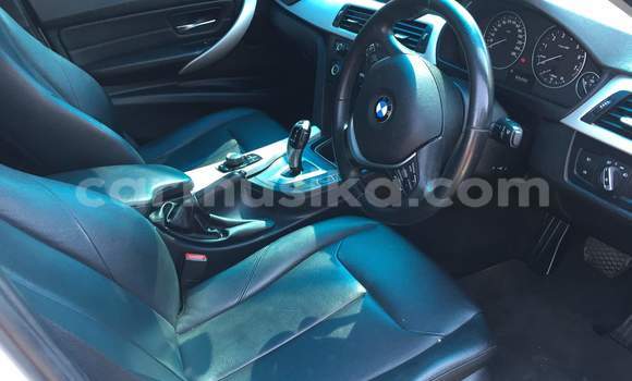 Tenga Tsaru BMW 3–Series Chena Mota in Beitbridge in Matabeleland South Tenga Tsaru BMW 3–Series Chena Mota in Beitbridge in Matabeleland South