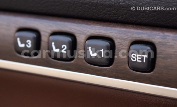 Acheter Import Voiture Toyota Land Cruiser Blanc à Import - Dubai, Harare Acheter Import Voiture Toyota Land Cruiser Blanc à Import - Dubai, Harare