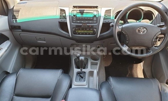 Tenga Tsaru Toyota Hilux Chena Mota in Harare in Harare Tenga Tsaru Toyota Hilux Chena Mota in Harare in Harare