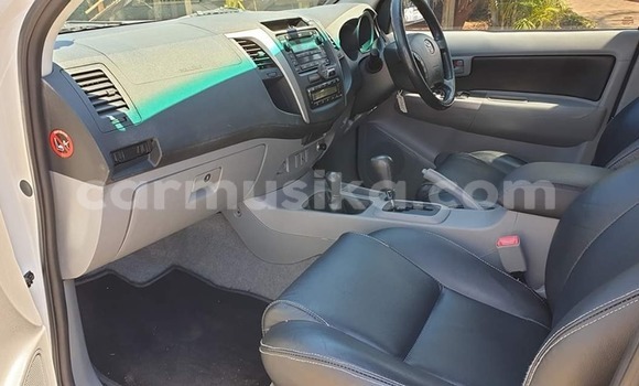 Tenga Tsaru Toyota Hilux Chena Mota in Harare in Harare Tenga Tsaru Toyota Hilux Chena Mota in Harare in Harare