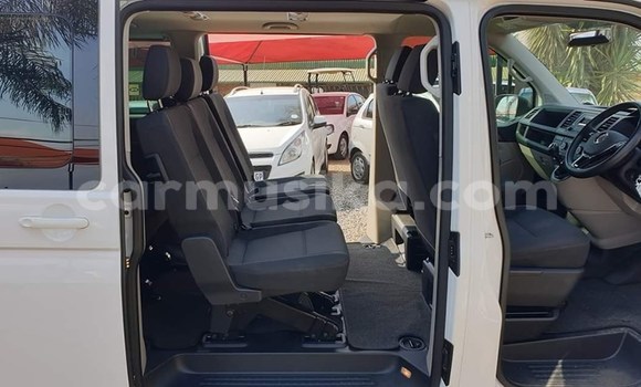 Buy Used Volkswagen Caravelle White Car in Harare in Harare Buy Used Volkswagen Caravelle White Car in Harare in Harare