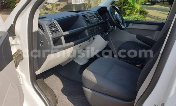 Buy Used Volkswagen Caravelle White Car in Harare in Harare Buy Used Volkswagen Caravelle White Car in Harare in Harare